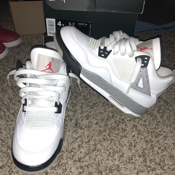 jordans grade school size 4